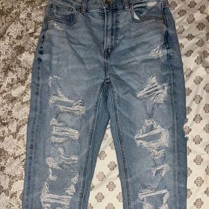 AMERICAN EAGLE mom jeans